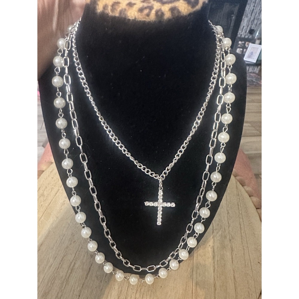 3 Strand Vintage Faux Pearl & Cable Chain SilverTone Necklace W-Cross Charm - Picture 4 of 7